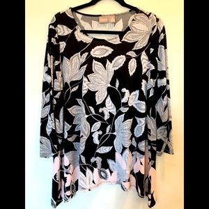 Chico’s Asymmetrical Flowered Tunic Top * Large